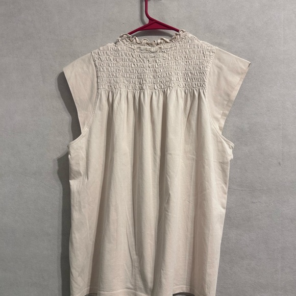 Boss Cream Smocked Blouse size large cap sleeve basic for everyday wear - Picture 5 of 8
